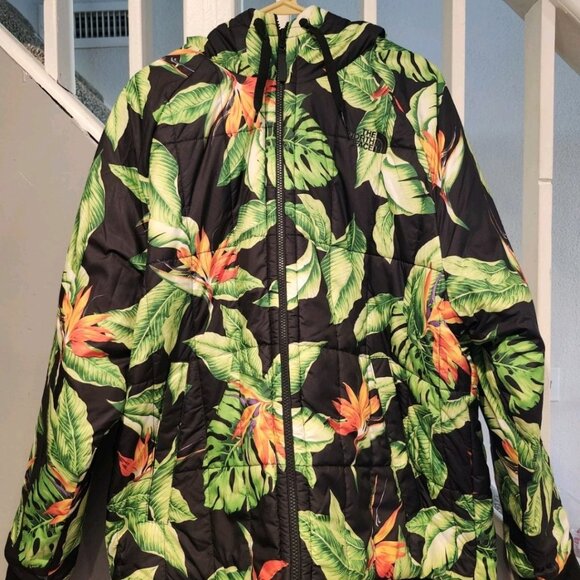 Rare find! Men’s The North Face Reversible Puffer Jacket Hawaiin Design  XL - Picture 1 of 9